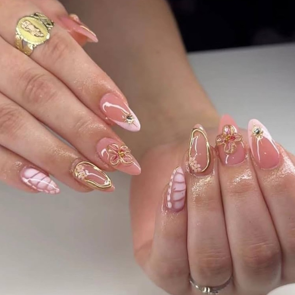 Elegant Pink and Gold Nail‎ Art Set